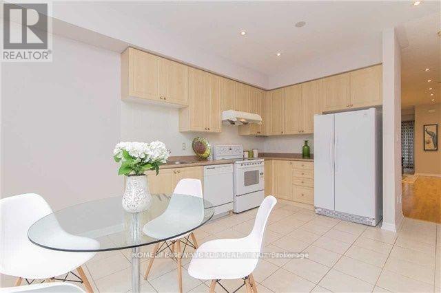 Upper - 6 Altamont Road, Toronto, Ontario  M2M 1S4 - Photo 4 - C13678972