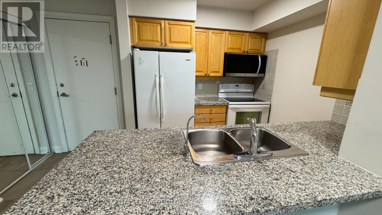 1307 - 15 Greenview Avenue, Toronto, Ontario  M2M 4M7 - Photo 7 - C13678980