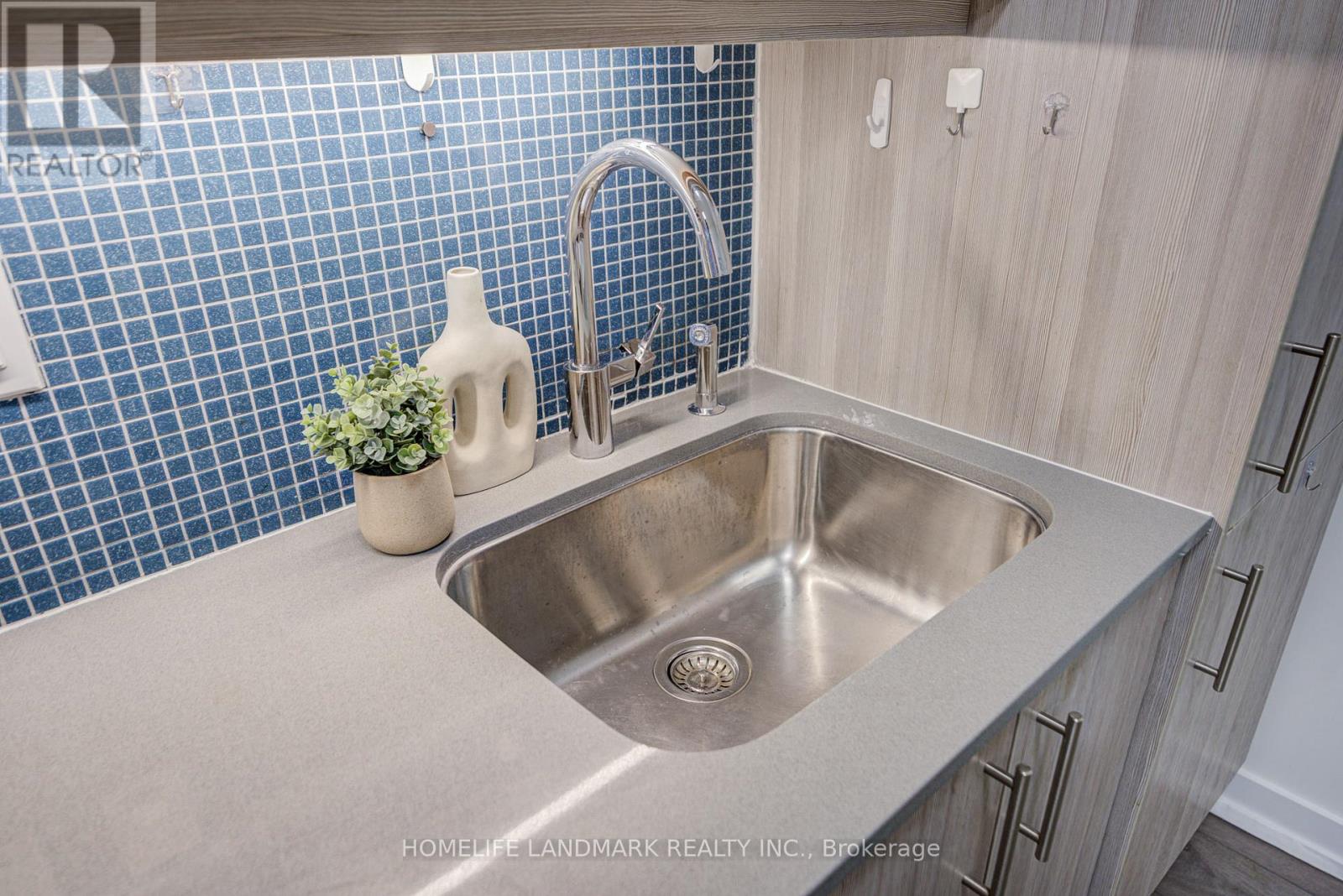 901 - 297 College Street, Toronto, Ontario  M5T 1S2 - Photo 17 - C13678996