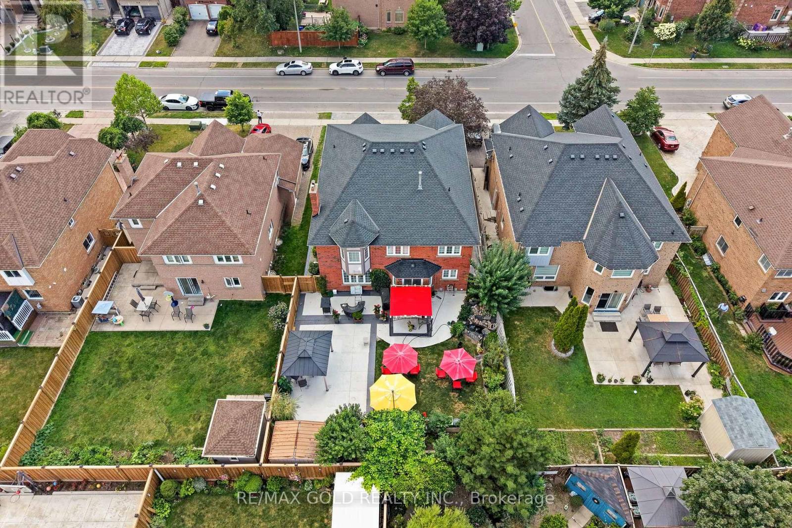 119 Mountainash Road, Brampton, Ontario  L6R 1H8 - Photo 5 - W13678988