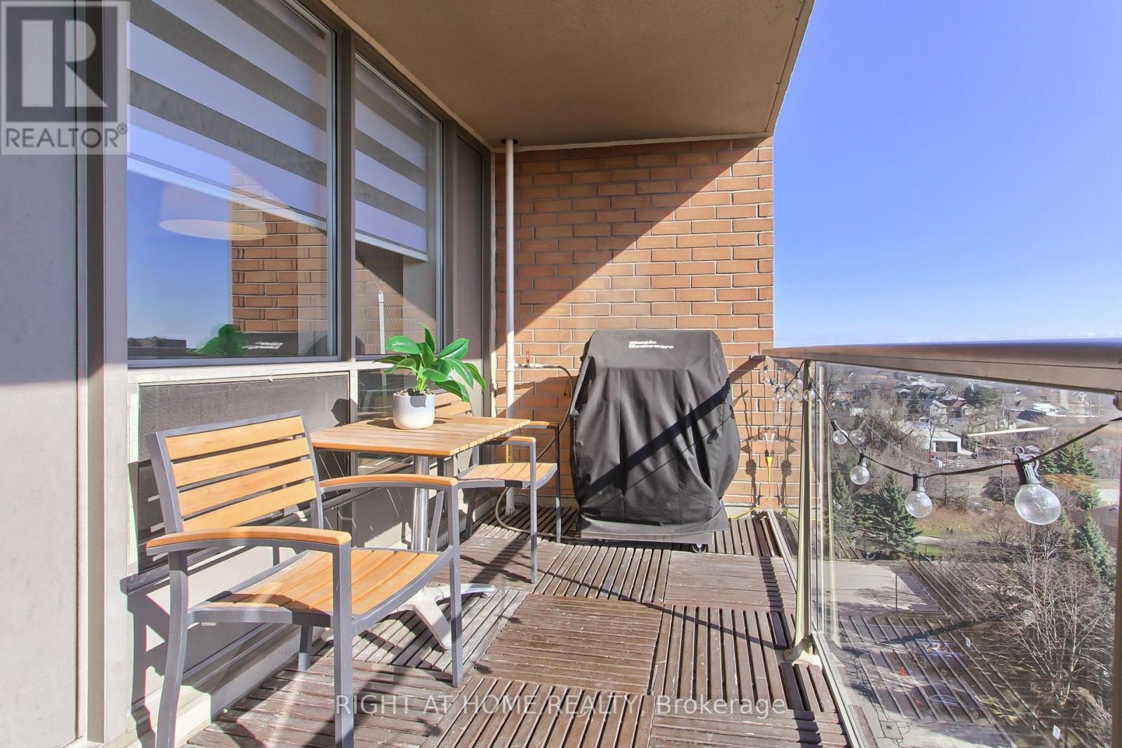 1002 - 1140 Parkwest Place, Mississauga, Ontario  L5E 3K9 - Photo 11 - W13678992