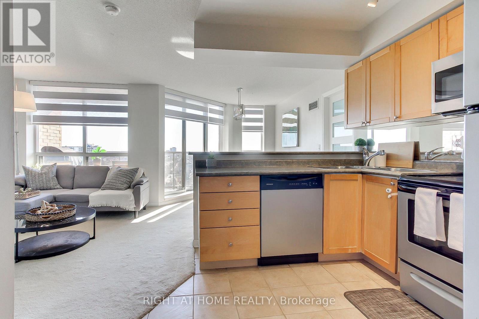 1002 - 1140 Parkwest Place, Mississauga, Ontario  L5E 3K9 - Photo 19 - W13678992