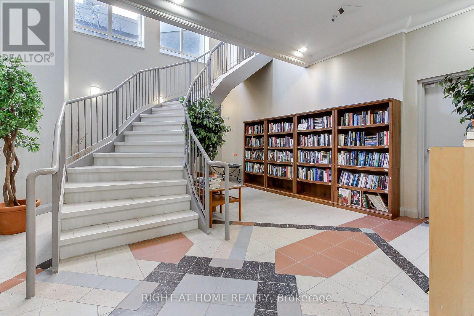 1002 - 1140 Parkwest Place, Mississauga, Ontario  L5E 3K9 - Photo 24 - W13678992
