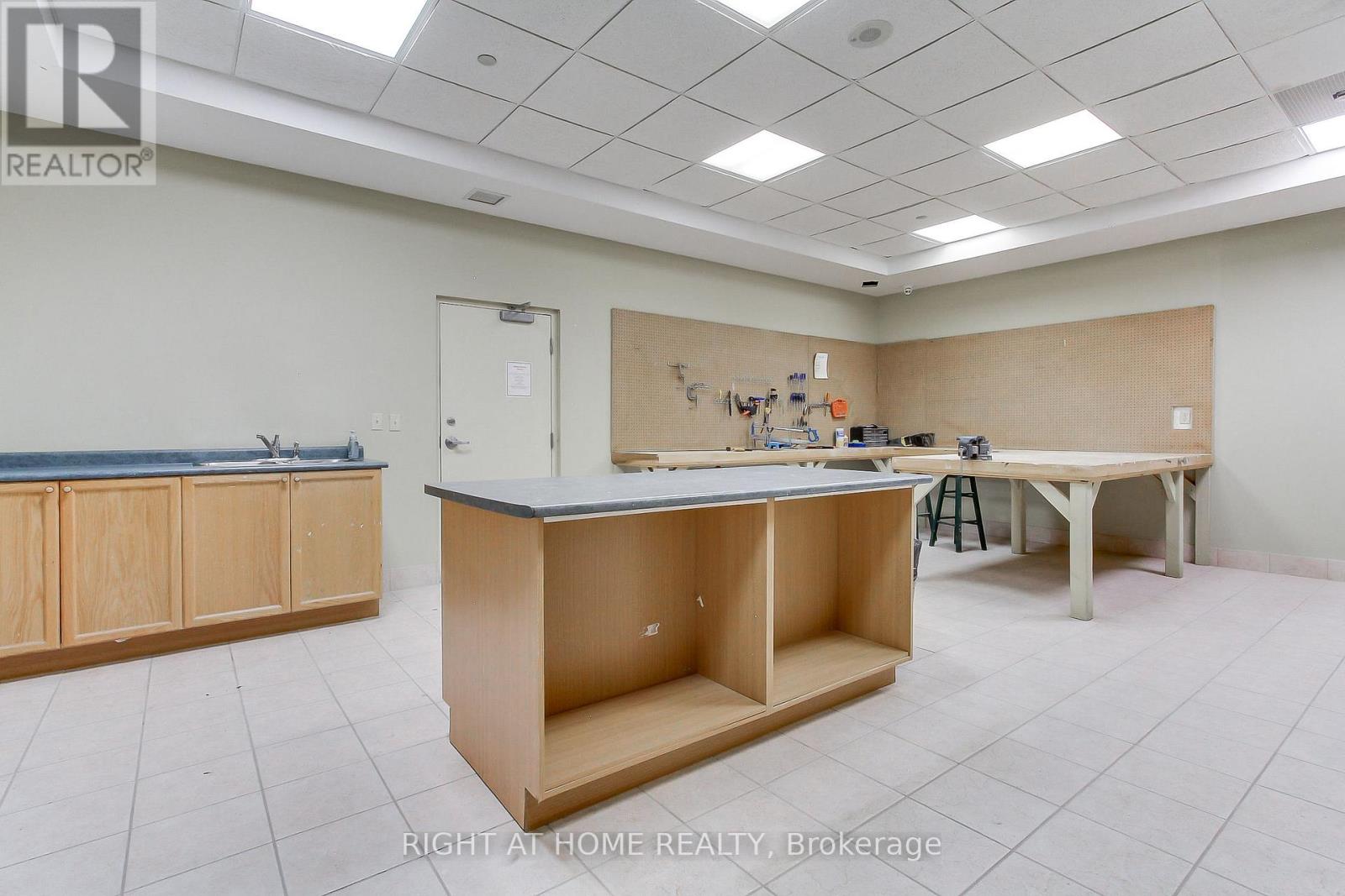 1002 - 1140 Parkwest Place, Mississauga, Ontario  L5E 3K9 - Photo 31 - W13678992