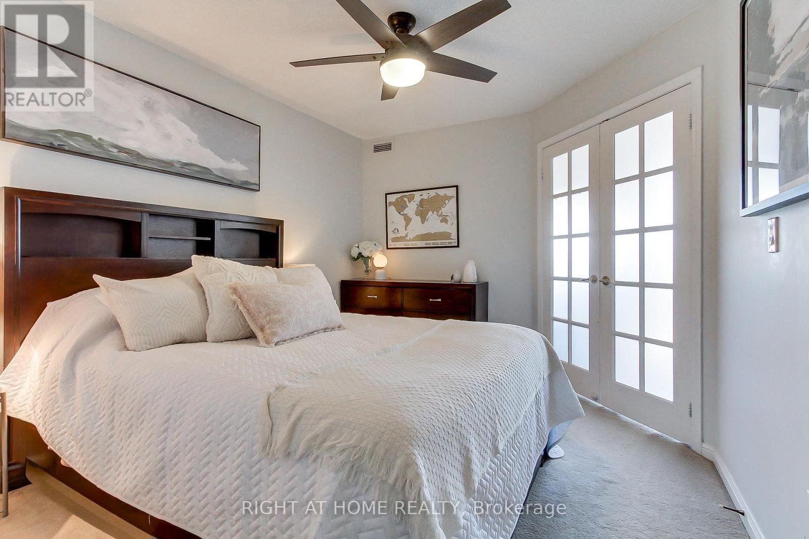 1002 - 1140 Parkwest Place, Mississauga, Ontario  L5E 3K9 - Photo 5 - W13678992