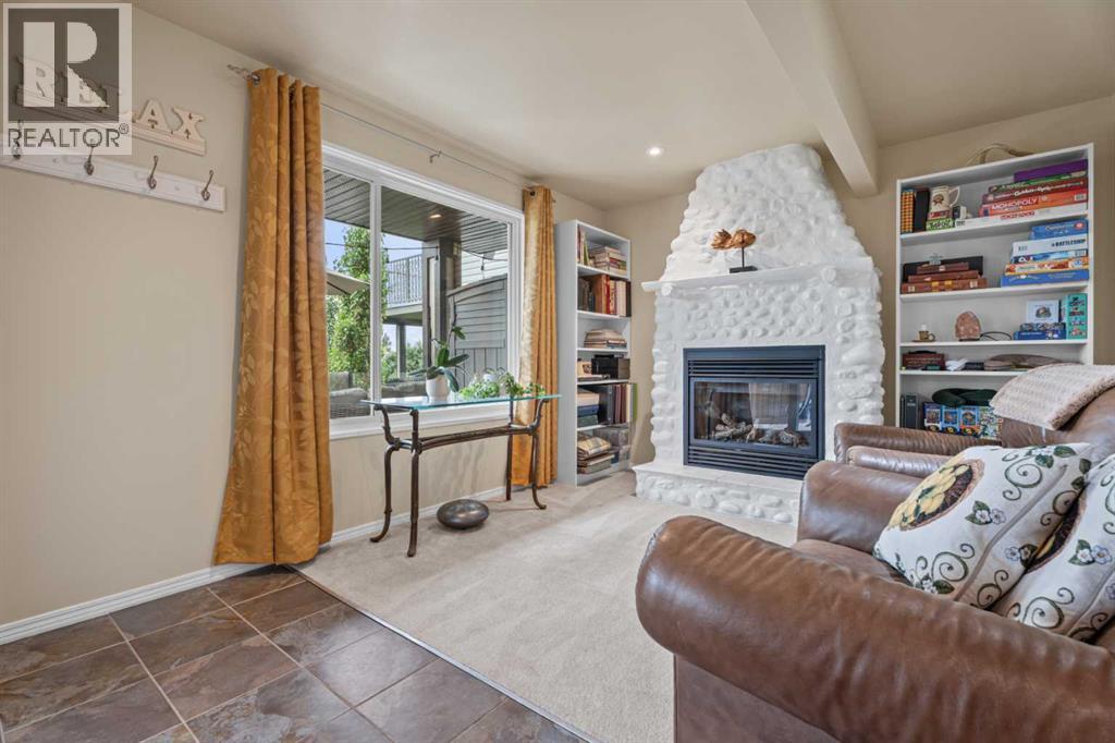 241 Sunset Heights, Cochrane, Alberta  T4C 0E1 - Photo 33 - A2328305