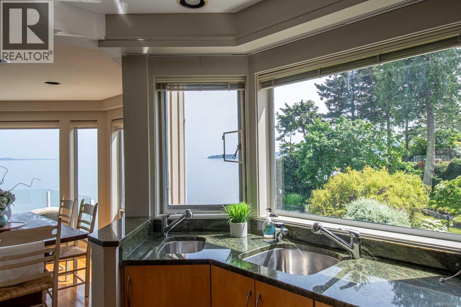 5267 Parker Ave, Saanich, British Columbia  V8Y 2N1 - Photo 24 - 1046860