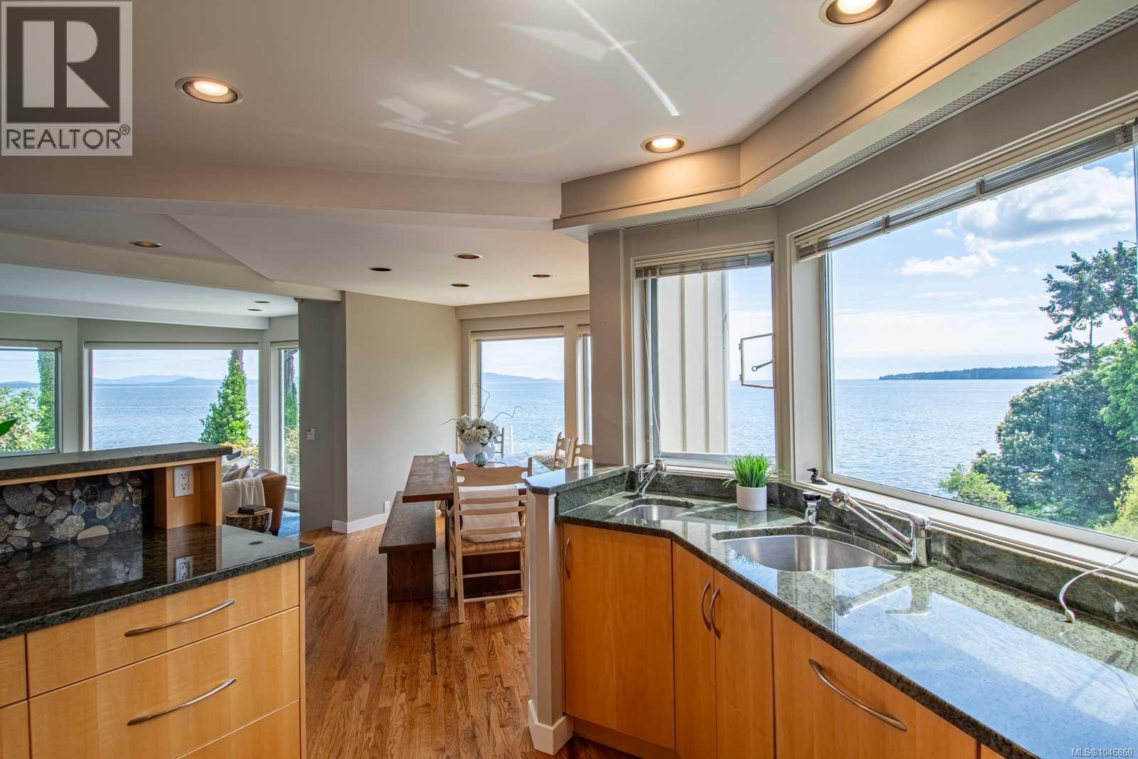5267 Parker Ave, Saanich, British Columbia  V8Y 2N1 - Photo 25 - 1046860
