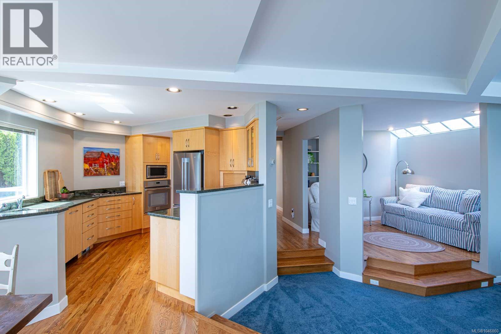 5267 Parker Ave, Saanich, British Columbia  V8Y 2N1 - Photo 35 - 1046860