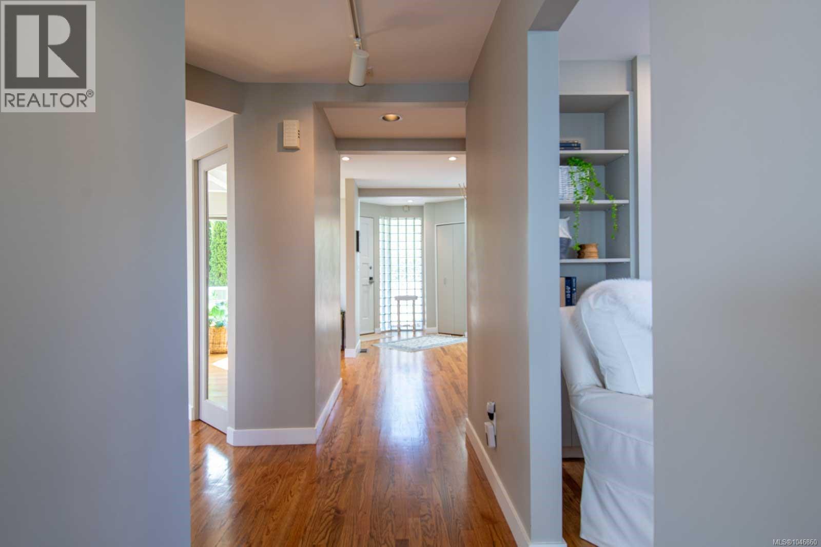 5267 Parker Ave, Saanich, British Columbia  V8Y 2N1 - Photo 47 - 1046860