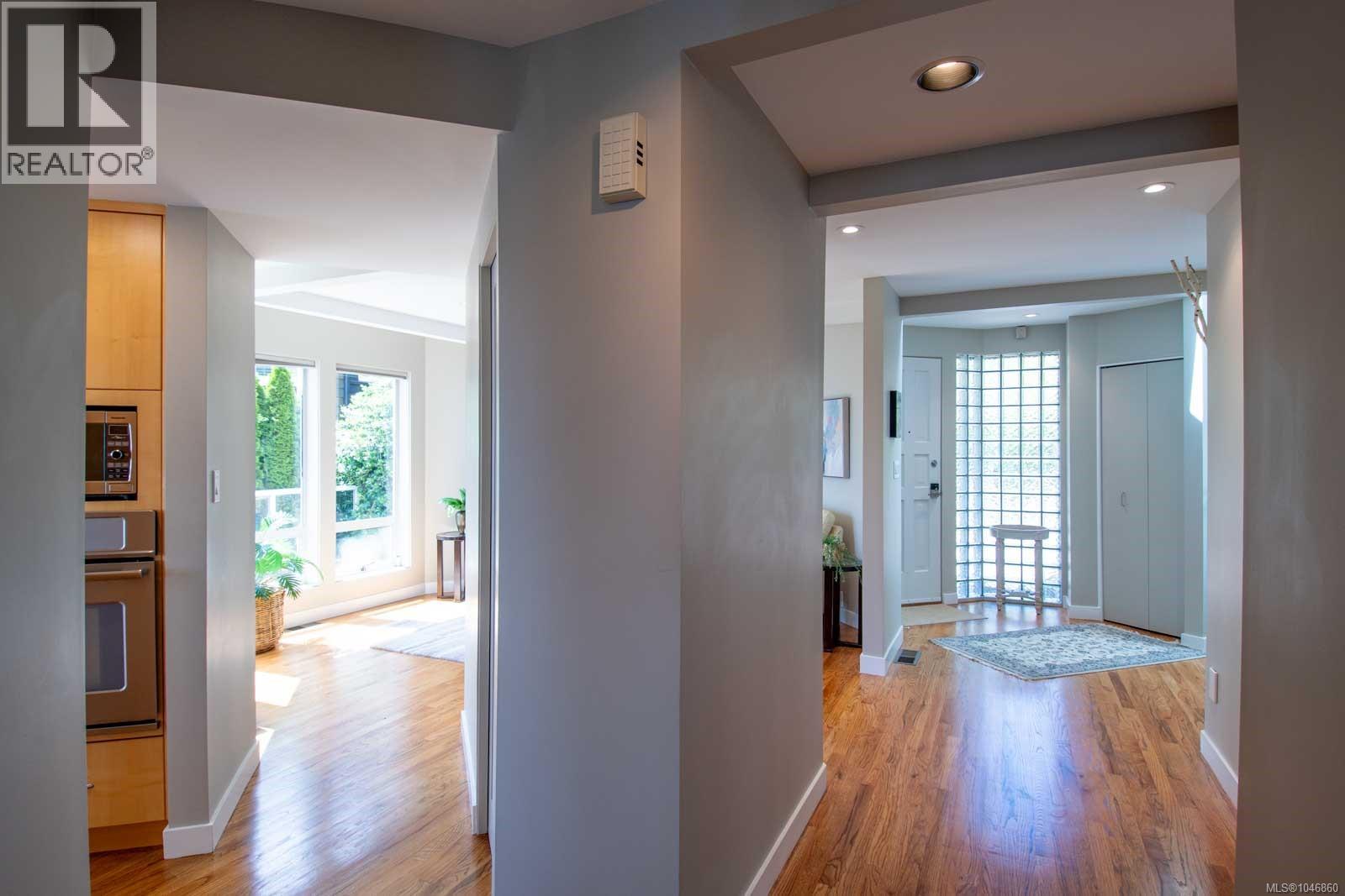 5267 Parker Ave, Saanich, British Columbia  V8Y 2N1 - Photo 49 - 1046860