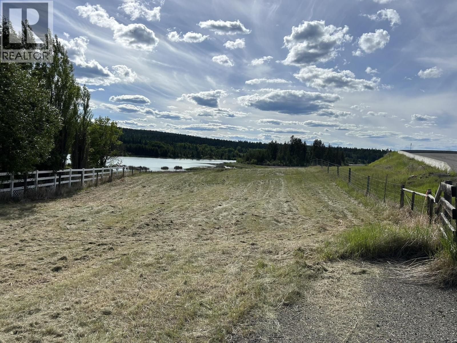 3440 Dunsmuir Road, Lac La Hache, British Columbia  V2J 6V6 - Photo 4 - R3150309