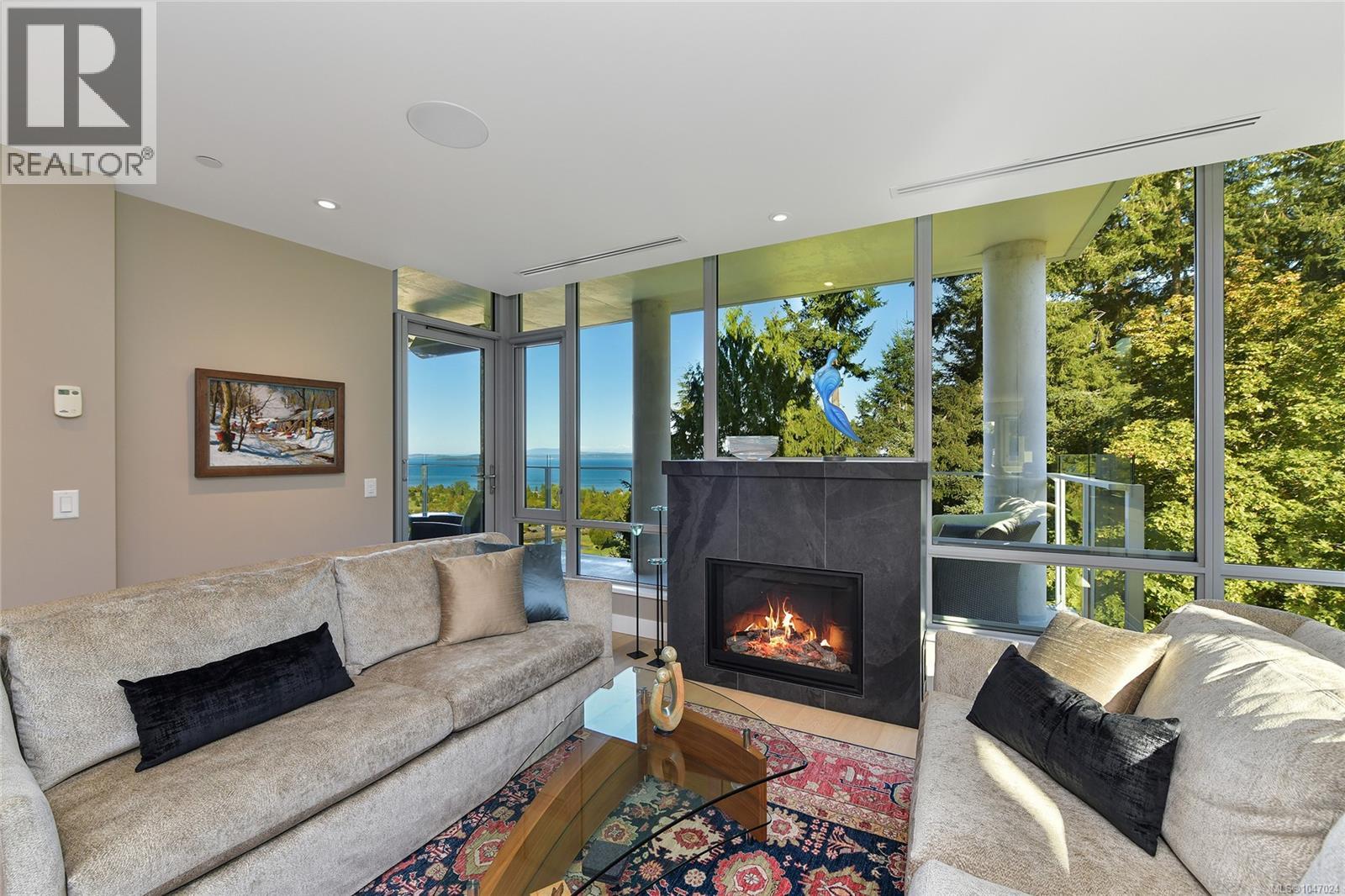506 5388 Hill Rise Terr, Saanich, British Columbia V8Y 3K3 - Photo 3 - 1047024