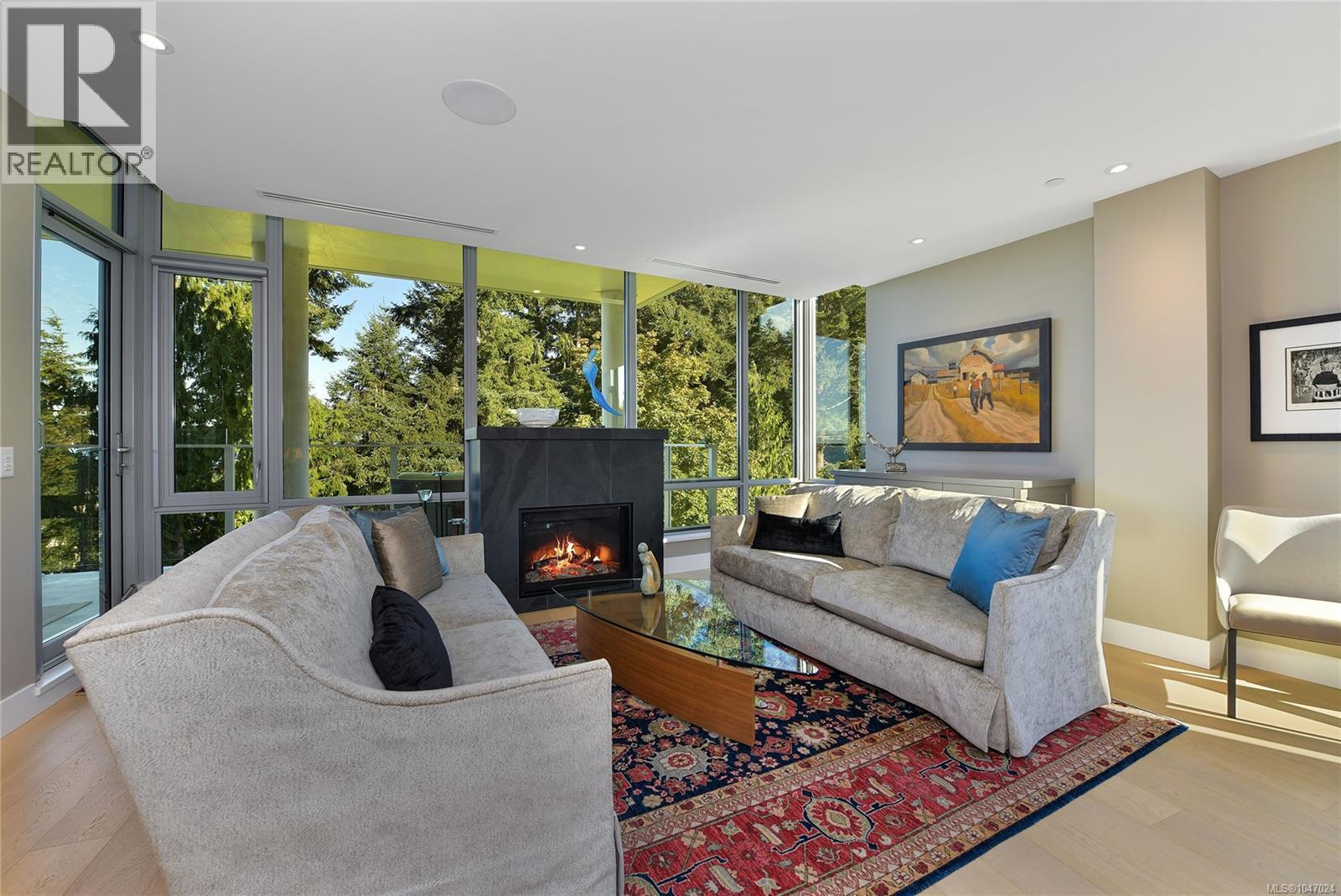 506 5388 Hill Rise Terr, Saanich, British Columbia V8Y 3K3 - Photo 4 - 1047024