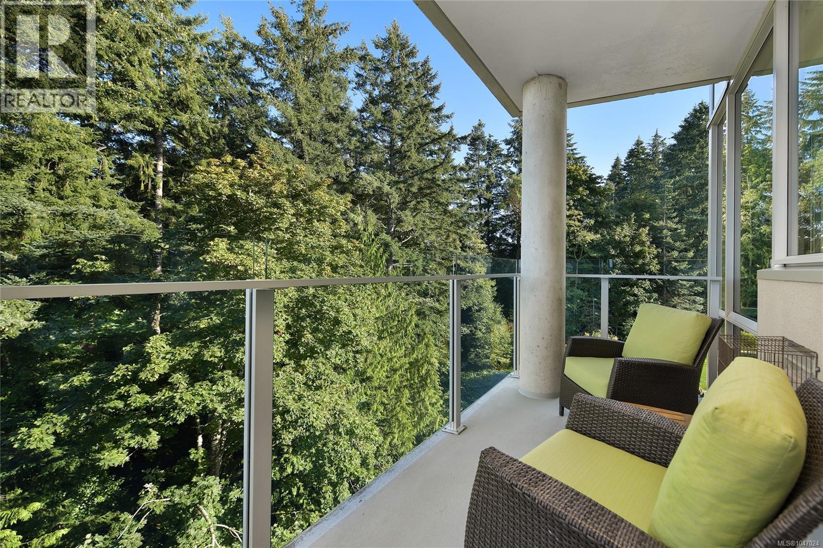 506 5388 Hill Rise Terr, Saanich, British Columbia V8Y 3K3 - Photo 9 - 1047024