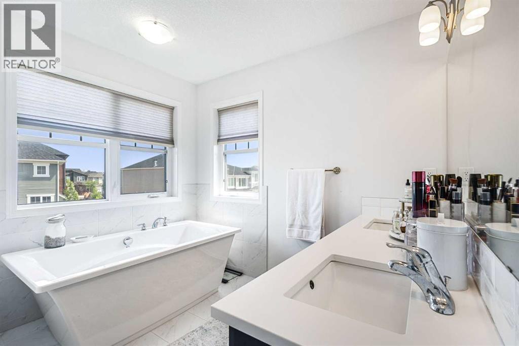 63 Carrington Manor Nw, Calgary, Alberta  T3P 1N4 - Photo 14 - A2331294