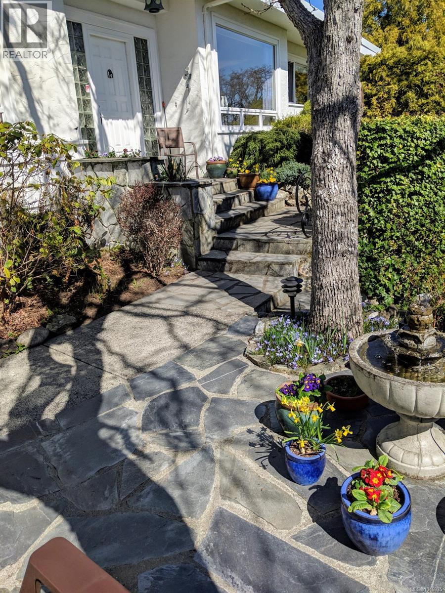2980 Beach Dr, Oak Bay, British Columbia  V8R 6K9 - Photo 29 - 1046935