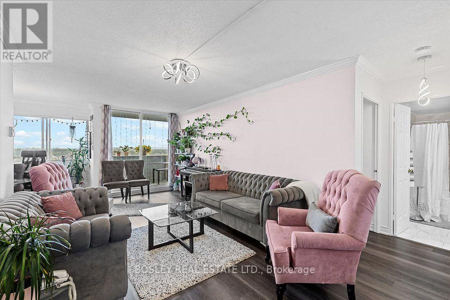 2608 - 3 Massey Square, Toronto, Ontario  M4C 5L7 - Photo 6 - E13475714