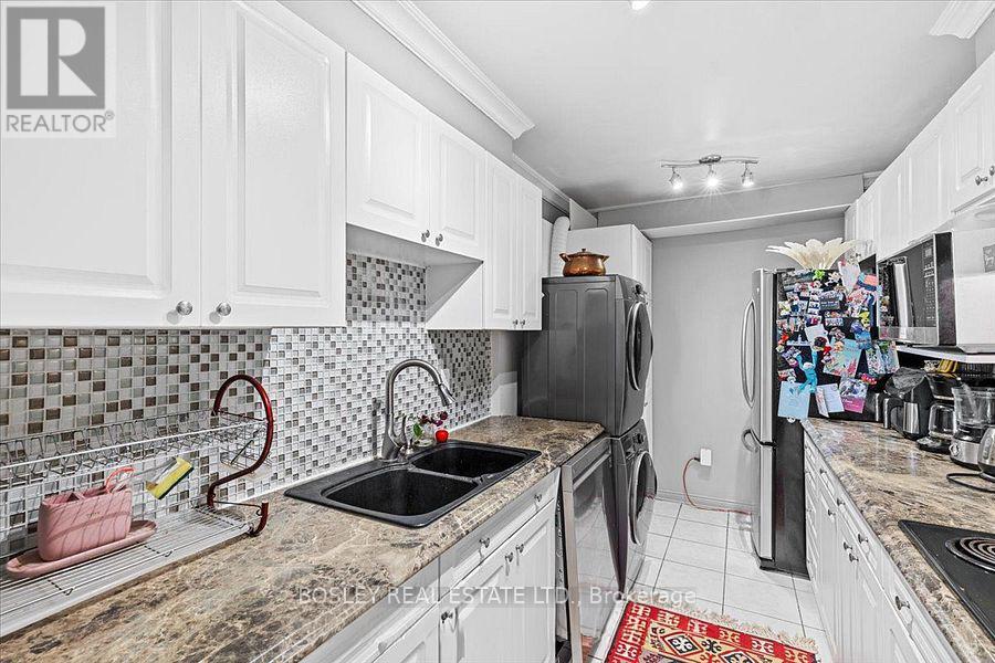 2608 - 3 Massey Square, Toronto, Ontario  M4C 5L7 - Photo 8 - E13475714
