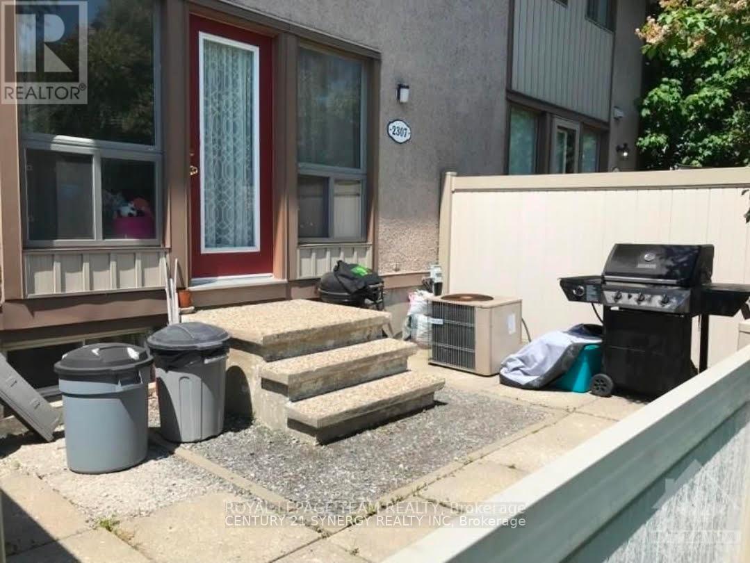 2307 Stonehenge Crescent, Ottawa, Ontario K1B 4N7 - Photo 7 - X13679056