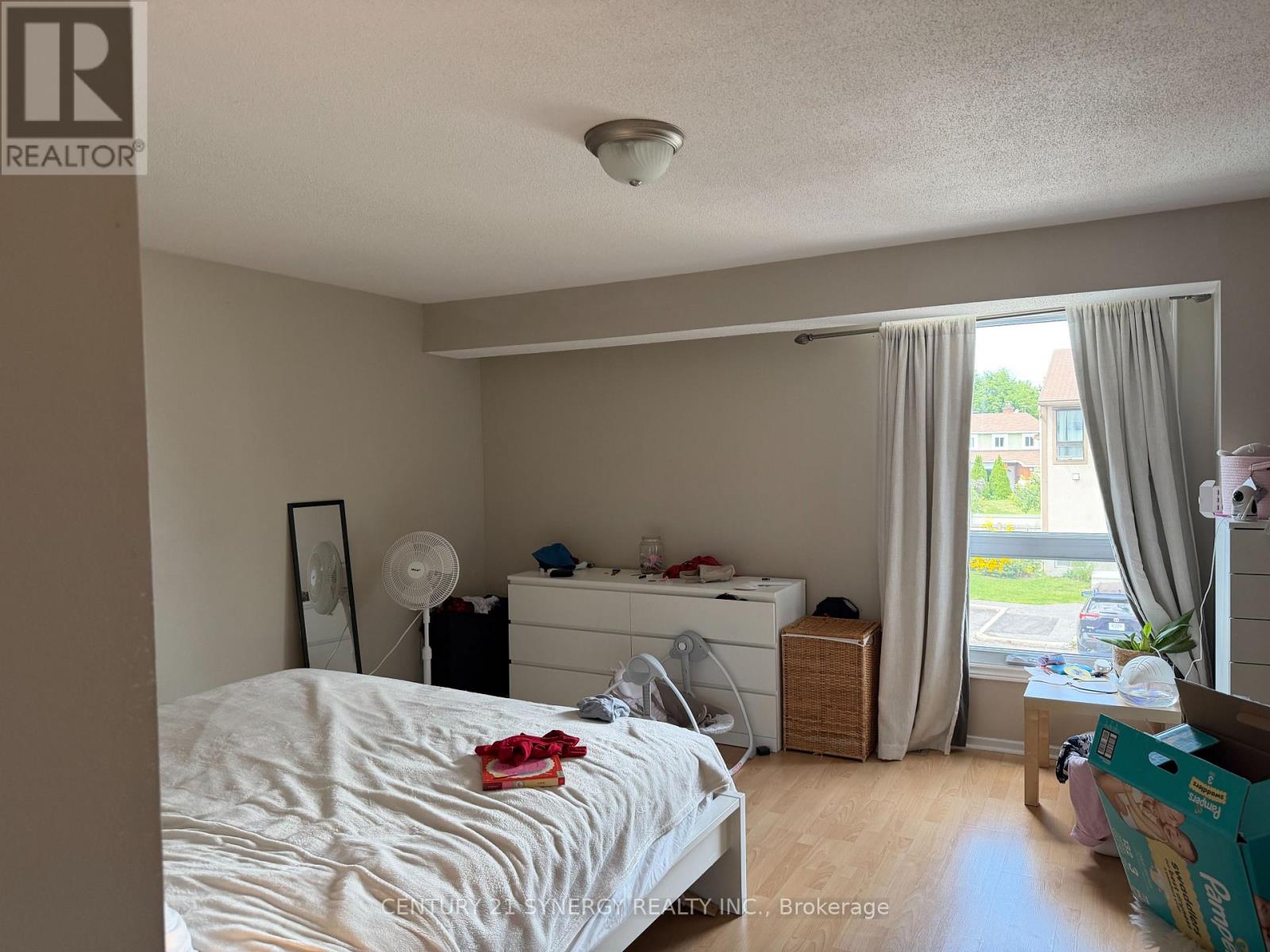 2307 Stonehenge Crescent, Ottawa, Ontario K1B 4N7 - Photo 9 - X13679056