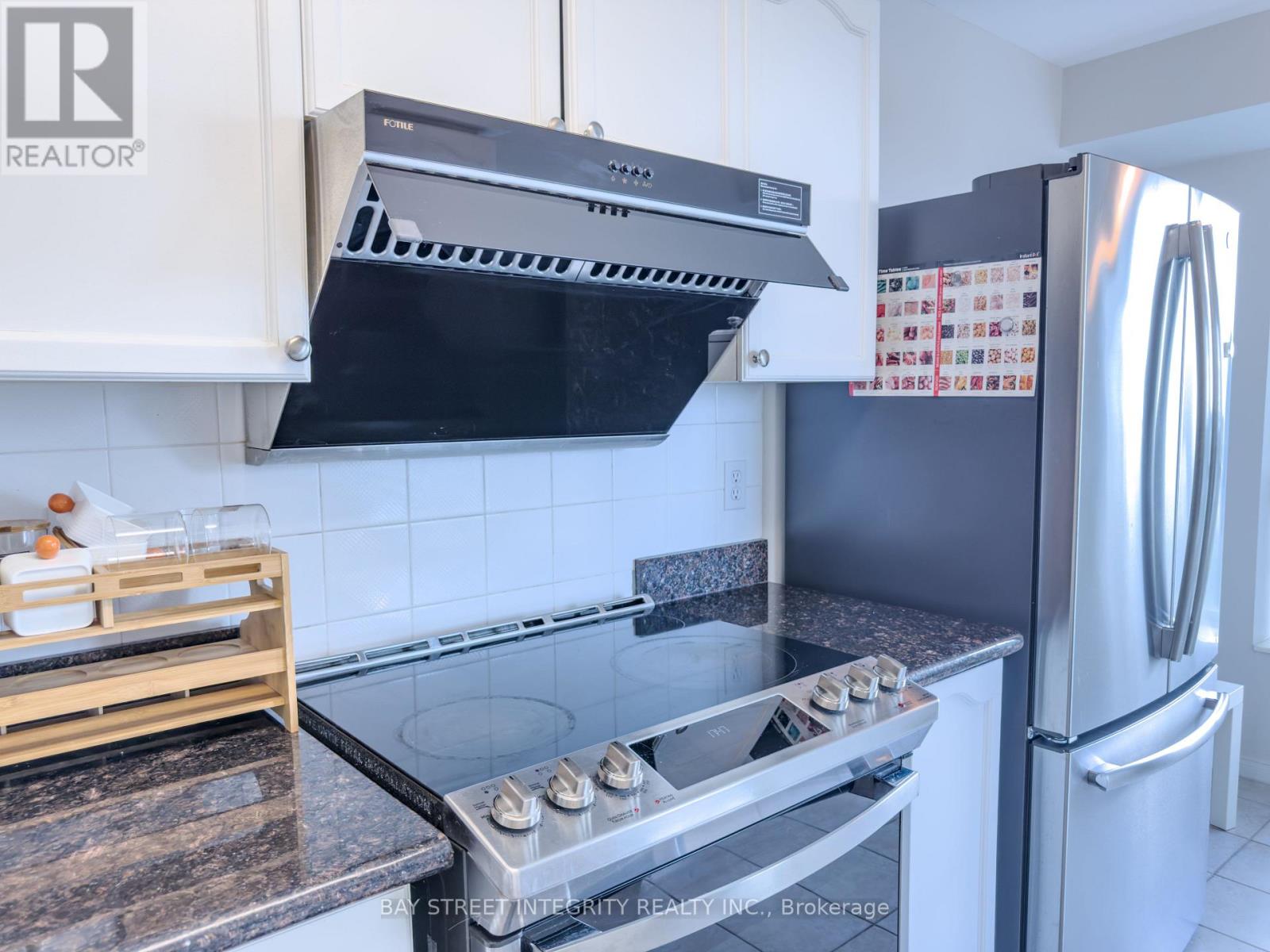 Lph13 - 39 Pemberton Avenue, Toronto, Ontario  M2M 4L6 - Photo 10 - C13679012
