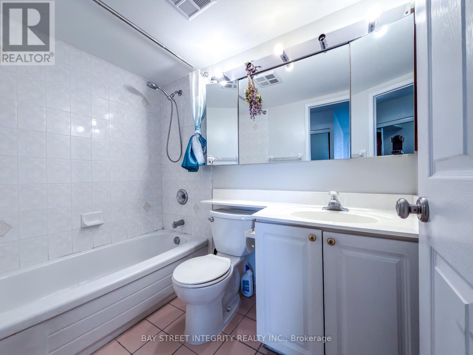 Lph13 - 39 Pemberton Avenue, Toronto, Ontario  M2M 4L6 - Photo 15 - C13679012