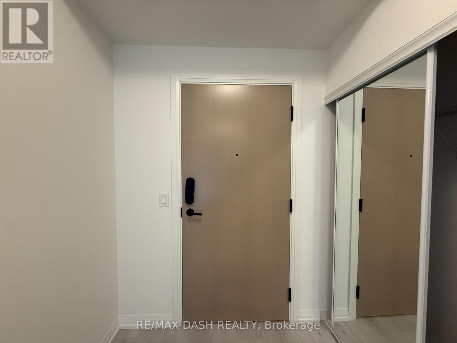 708 - 280 Dundas Street W, Toronto, Ontario M5T 0E3 - Photo 2 - C13679050