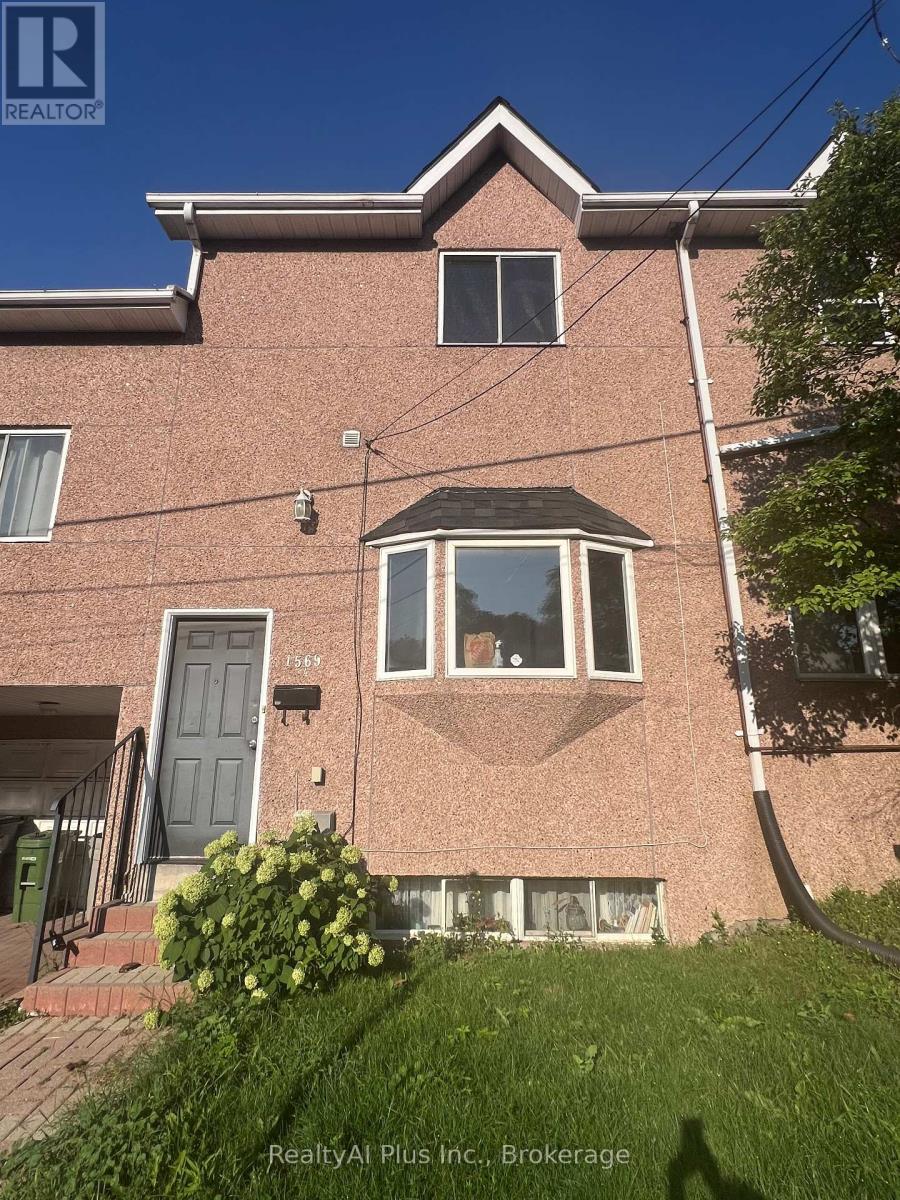 1569A KINGSTON ROAD, Toronto, Ontario