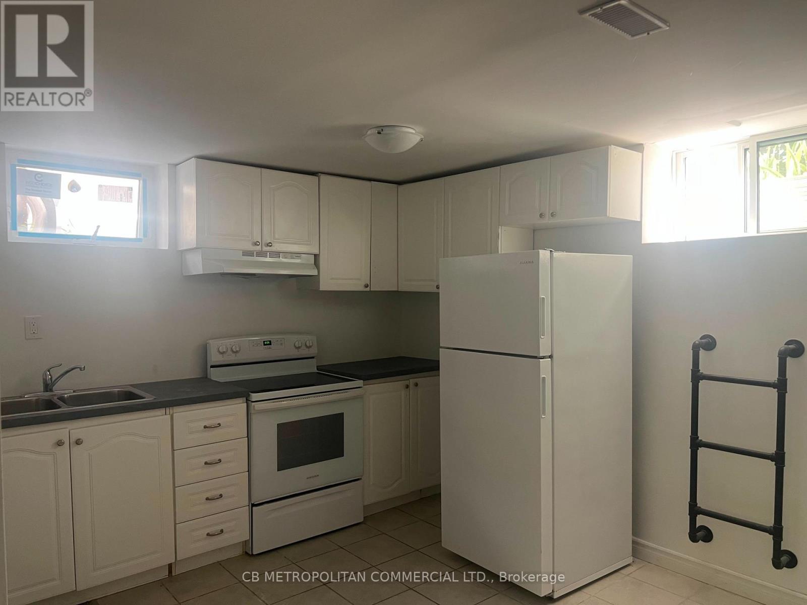110 Marcella Street, Toronto, Ontario  M1G 1L4 - Photo 3 - E13679040