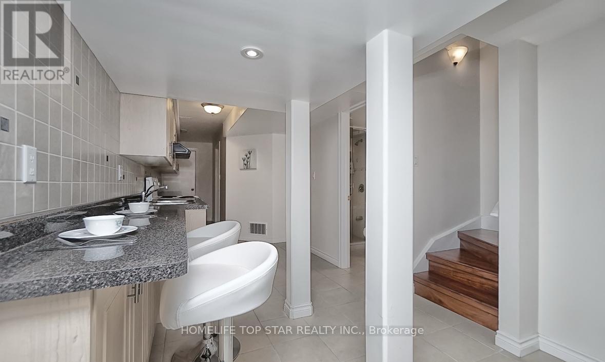 48 Dairy Drive, Toronto, Ontario  M1L 0G2 - Photo 7 - E13679064