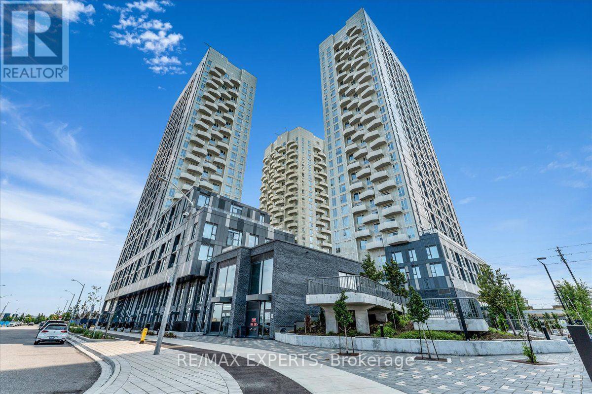828 - 498 CALDARI ROAD, Vaughan, Ontario
