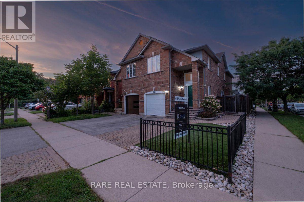 1825 Hobson Drive, Burlington, Ontario  L7L 6P9 - Photo 1 - W13679026