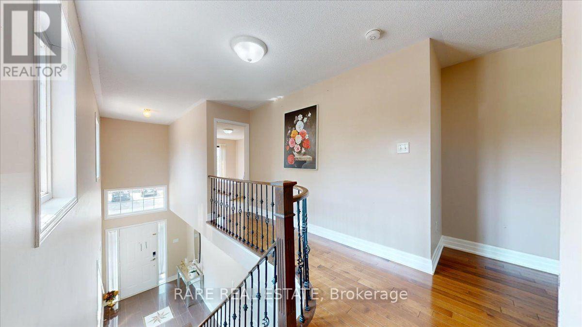 1825 Hobson Drive, Burlington, Ontario  L7L 6P9 - Photo 11 - W13679026