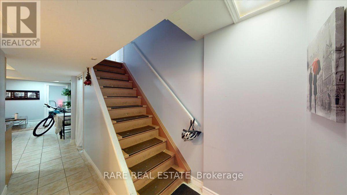1825 Hobson Drive, Burlington, Ontario  L7L 6P9 - Photo 25 - W13679026