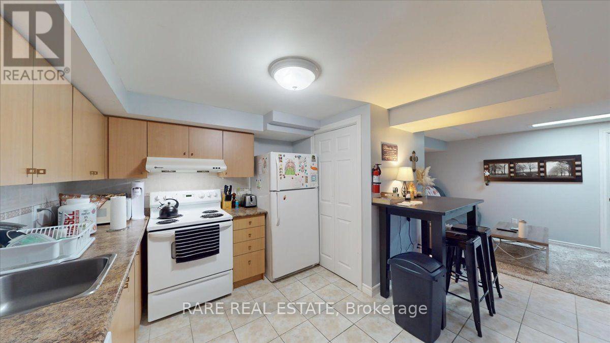 1825 Hobson Drive, Burlington, Ontario  L7L 6P9 - Photo 28 - W13679026