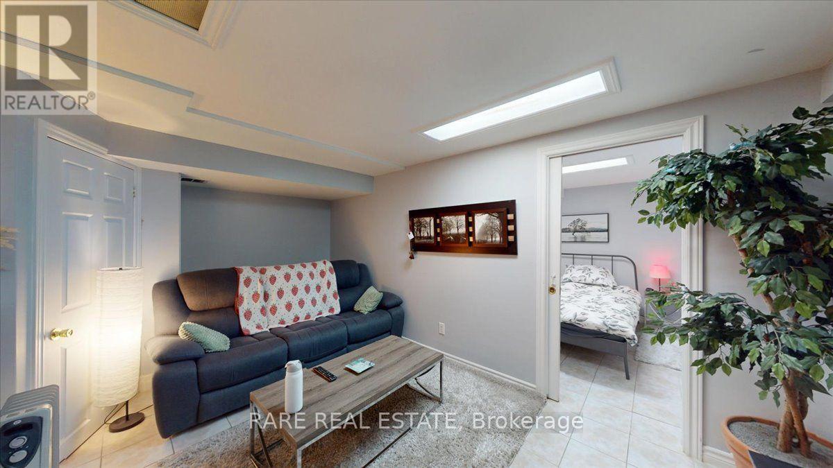 1825 Hobson Drive, Burlington, Ontario  L7L 6P9 - Photo 30 - W13679026