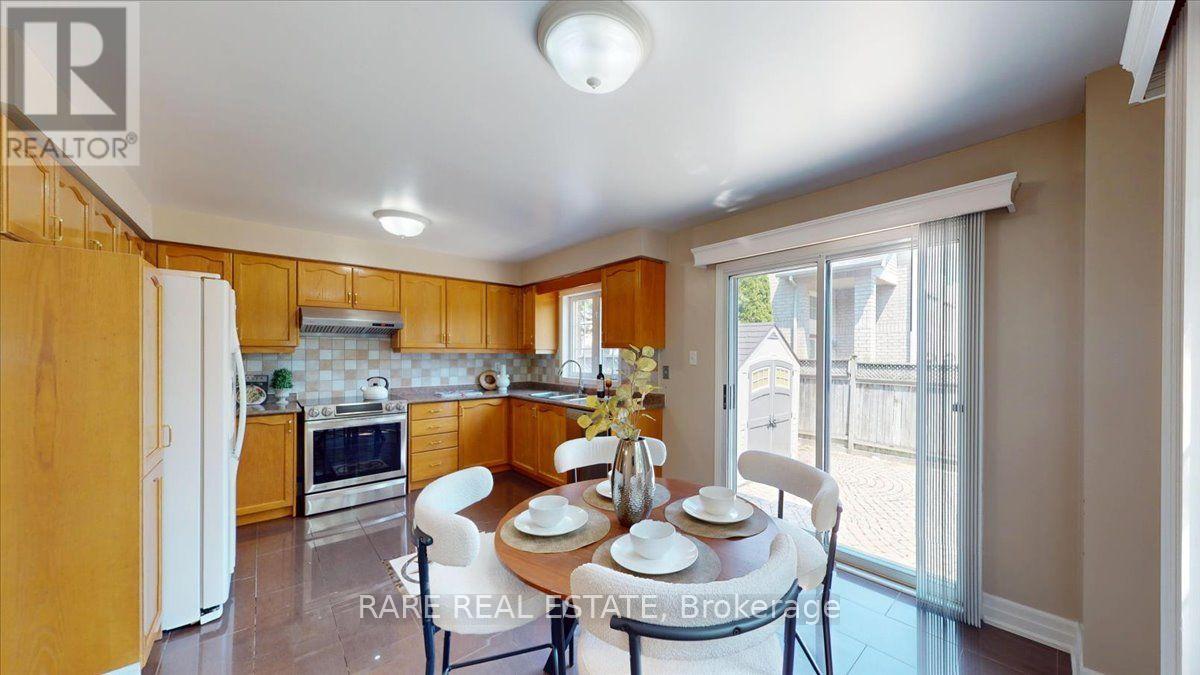 1825 Hobson Drive, Burlington, Ontario  L7L 6P9 - Photo 8 - W13679026