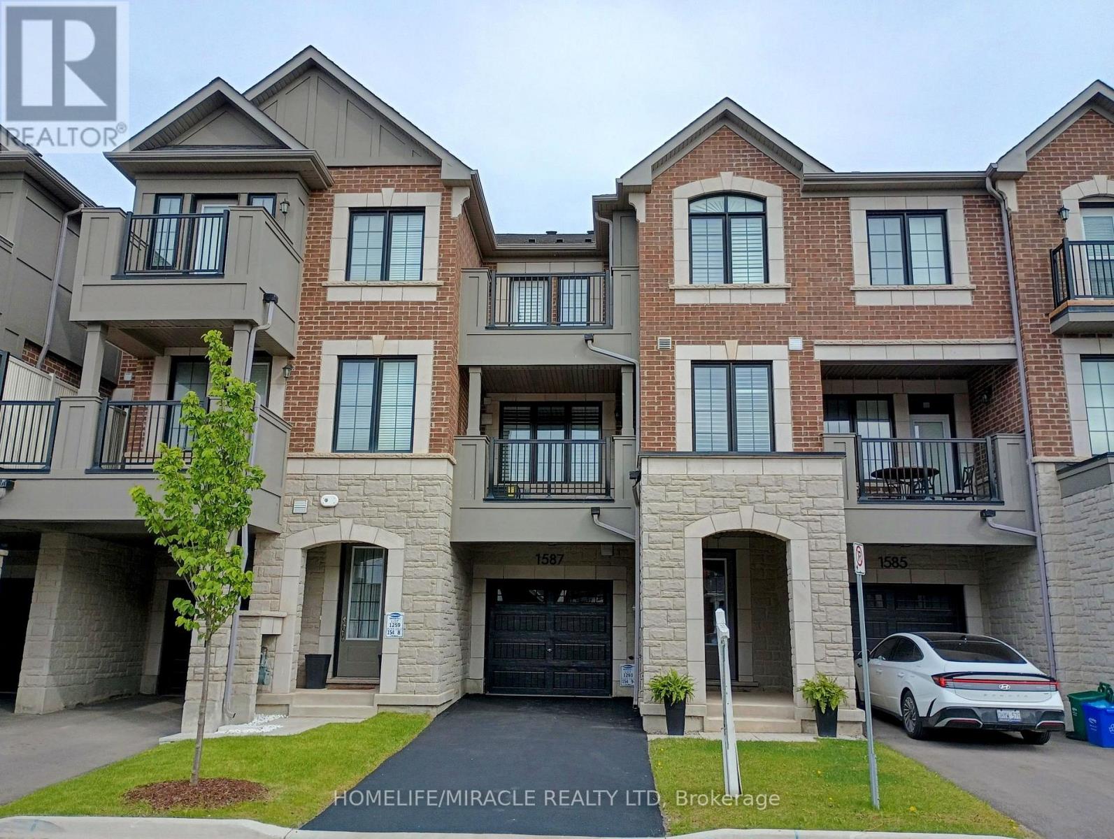 1587 Moira Crescent, Milton, Ontario  L9E 1X8 - Photo 2 - W13679042