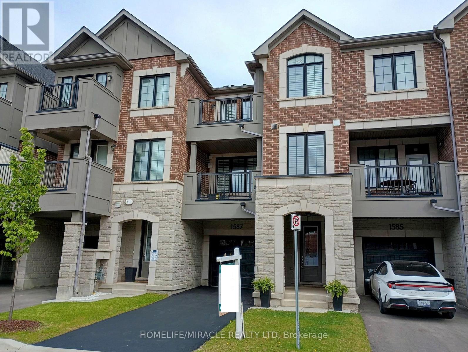 1587 Moira Crescent, Milton, Ontario  L9E 1X8 - Photo 3 - W13679042