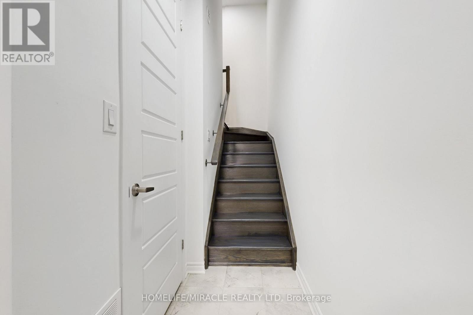 1587 Moira Crescent, Milton, Ontario  L9E 1X8 - Photo 6 - W13679042