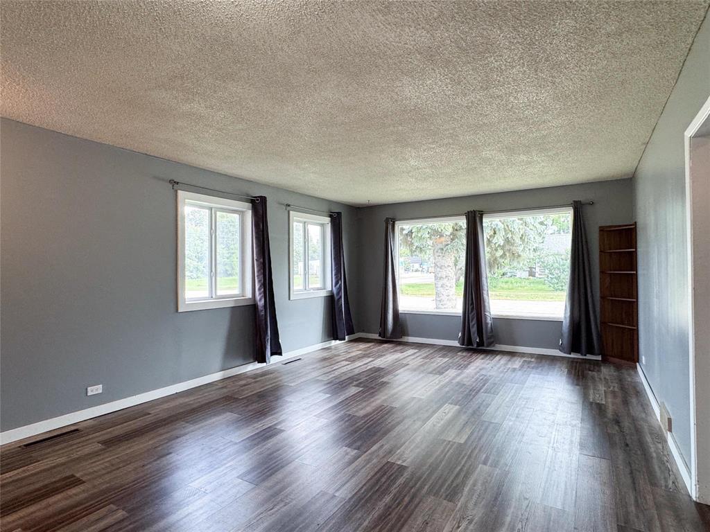 293 Learners Street, Minitonas, Manitoba  R0L 1Z0 - Photo 10 - 202620413