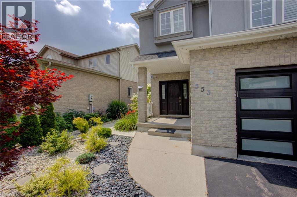 553 Waterton Drive, Waterloo, Ontario  N2V 2K5 - Photo 4 - 40856068