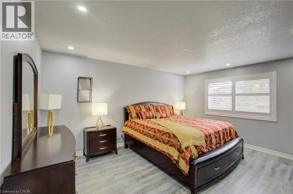 553 Waterton Drive, Waterloo, Ontario  N2V 2K5 - Photo 28 - 40856068