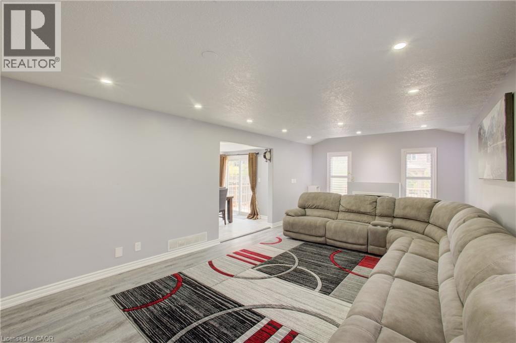 553 Waterton Drive, Waterloo, Ontario  N2V 2K5 - Photo 10 - 40856068