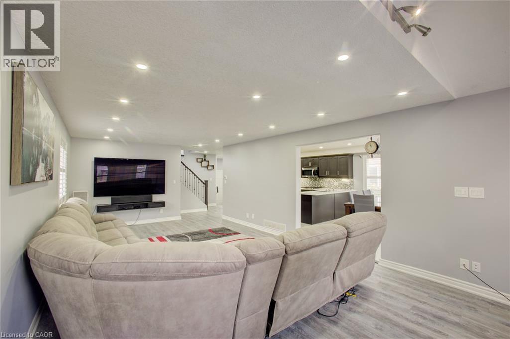 553 Waterton Drive, Waterloo, Ontario  N2V 2K5 - Photo 13 - 40856068