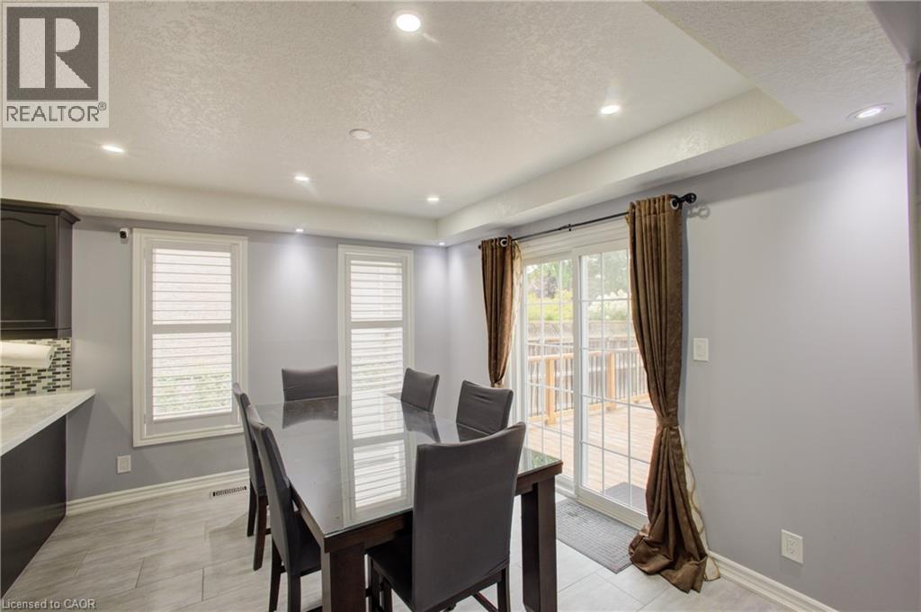 553 Waterton Drive, Waterloo, Ontario  N2V 2K5 - Photo 14 - 40856068