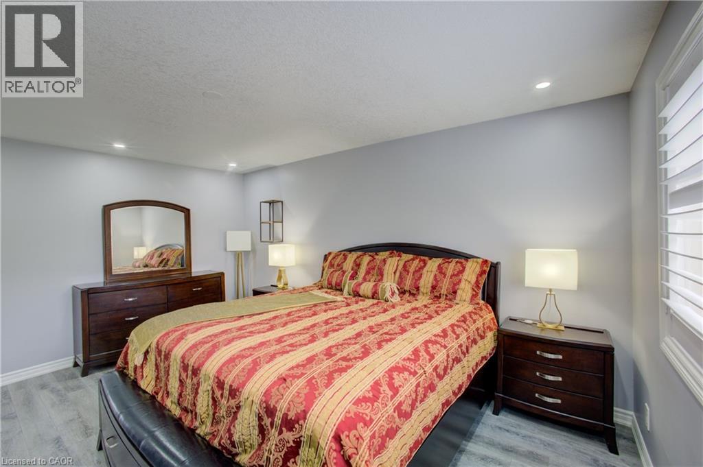 553 Waterton Drive, Waterloo, Ontario  N2V 2K5 - Photo 29 - 40856068