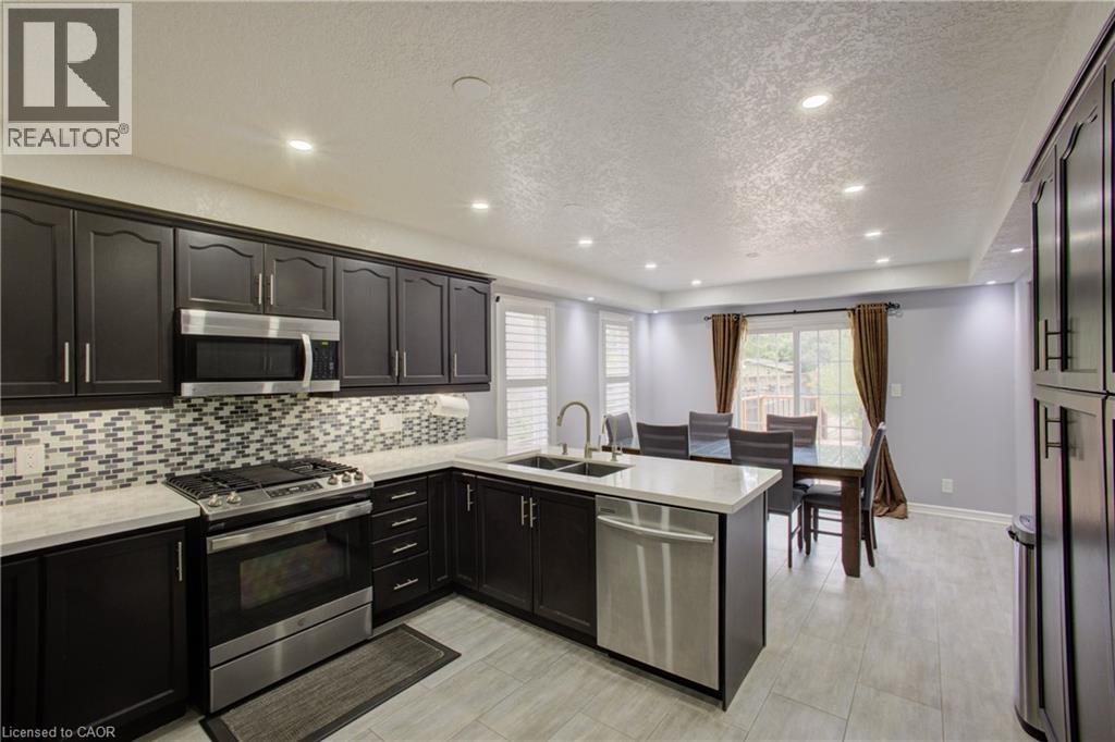 553 Waterton Drive, Waterloo, Ontario  N2V 2K5 - Photo 19 - 40856068