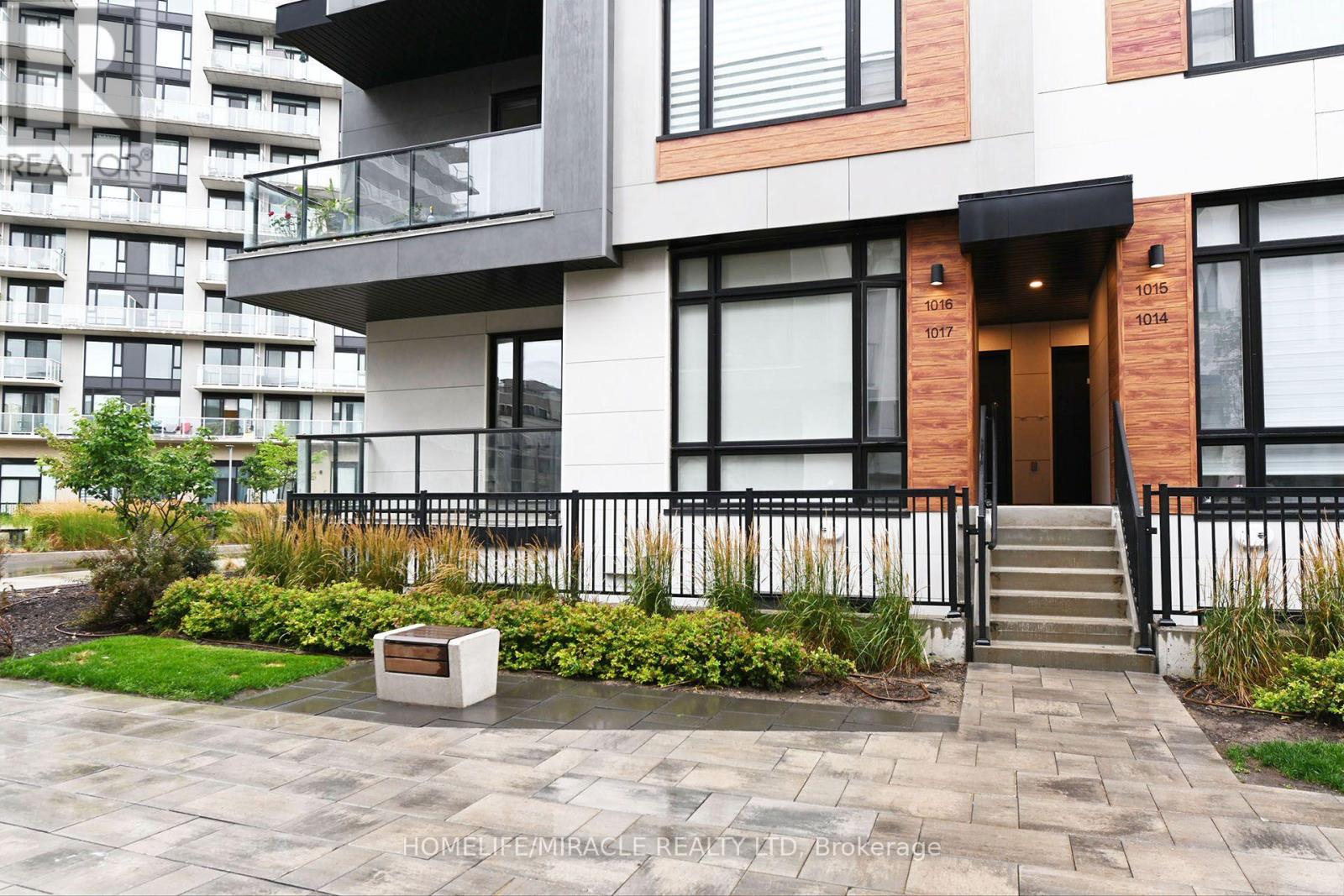 1017 - 14 DAVID EYER ROAD, Richmond Hill, Ontario